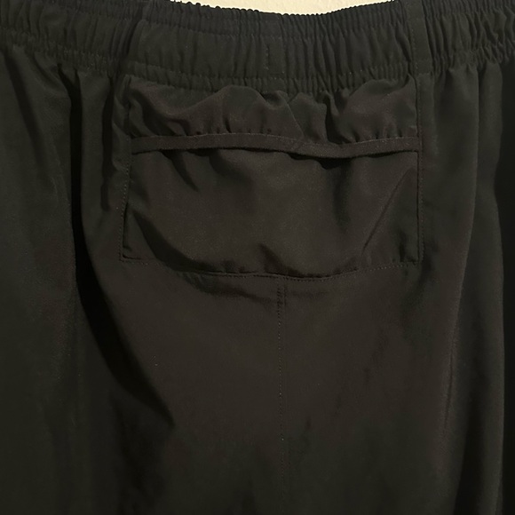 Men's Form Dri-FIT Standard-Fit Tapered-Leg Training Black Training Joggers - Picture 7 of 9